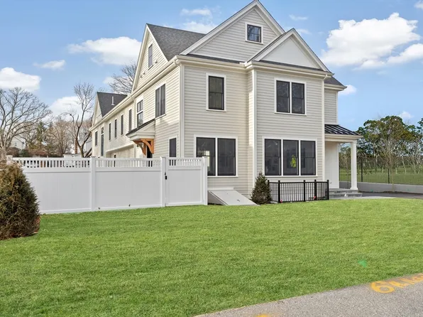 32 Kingsbury St #B, Wellesley Hills, MA 02481