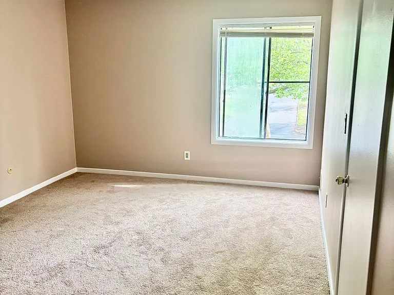 R2 Avon Dr — Photo 8