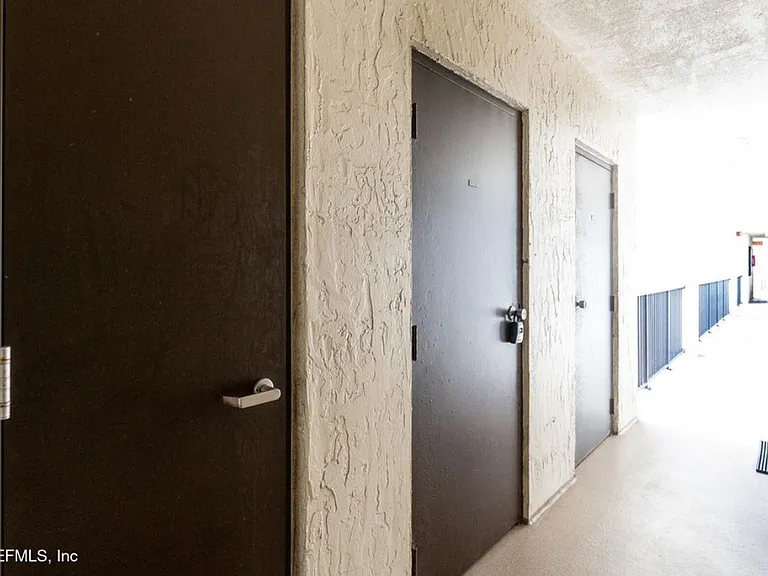 601 S 1st St #7G — Photo 5