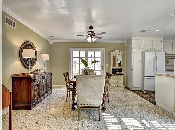 3rd image of 4641 Guava Ave