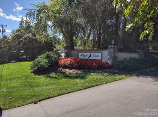 19 Fairway Falls Rd #20, Mills River, NC 28759