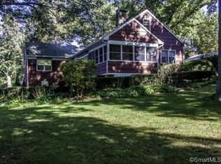 28 Skyline Dr, Brookfield, CT 06804