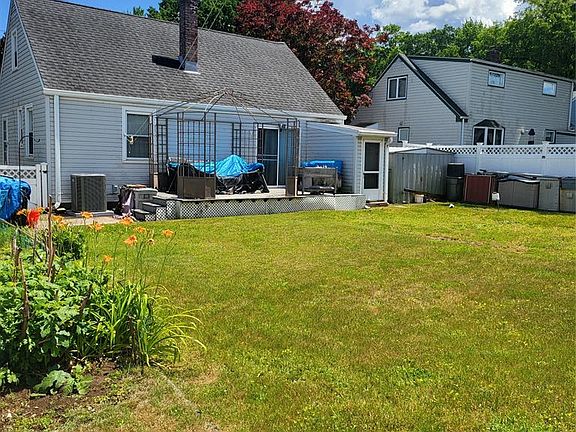 4th image of 21 Woodland Dr