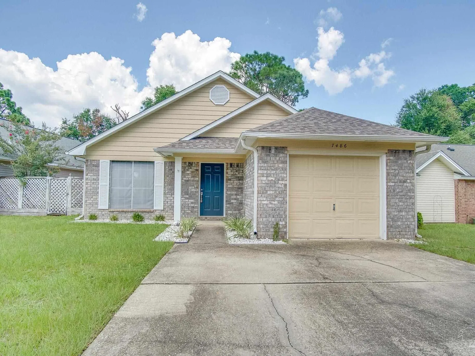 3 bed, 1442 sqft, $2,000 — Photo 2