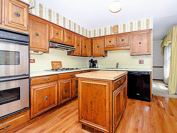 3rd image of 1433 E Lake Louise Dr