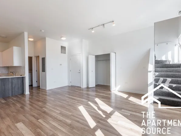 2700 W North Ave, Chicago, IL