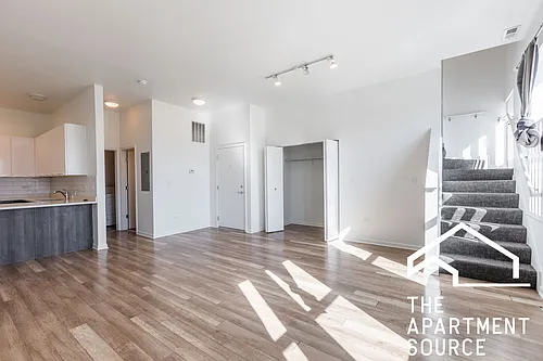 2700 W North Ave Photo 1
