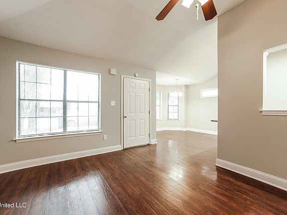 4th image of 3440 Edenshire Ln