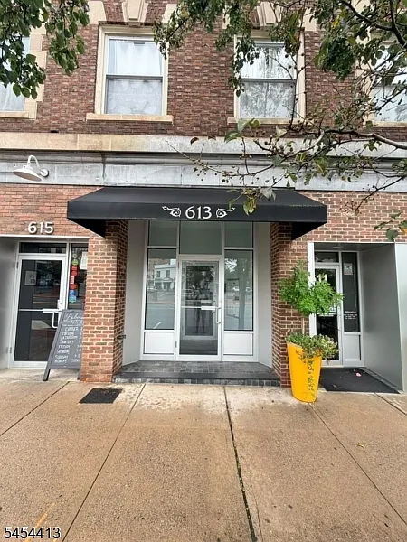 613 Bloomfield Ave #6