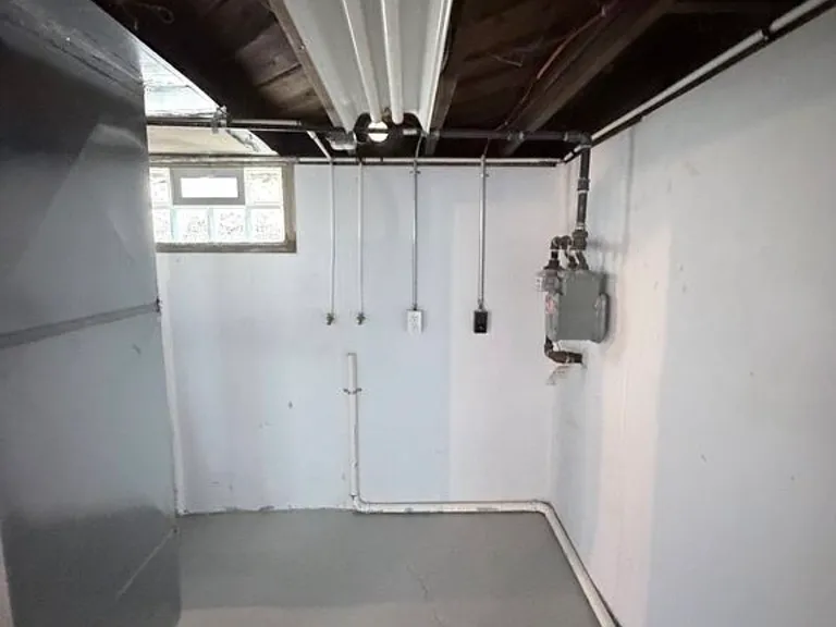 1568 Sunset Ave — Photo 14