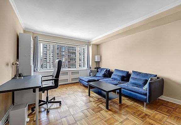 3rd image of 166 E 63rd St APT 11D