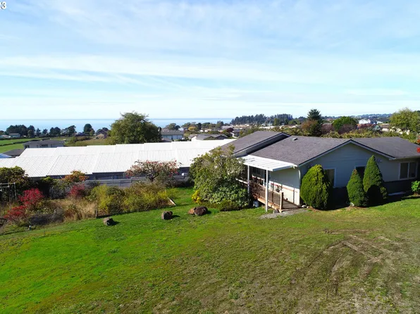 15282 Highway 101 S, Brookings, OR 97415