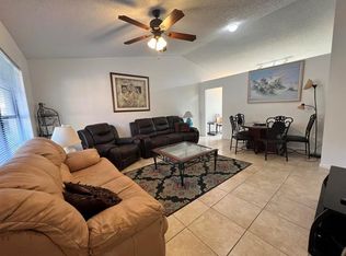 1104 Goldenrod Rd APT A, Wellington, FL 33414