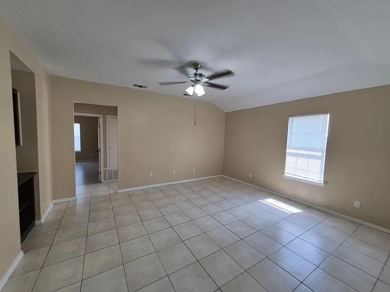 1016 Blanco Rd #104 — Photo 2