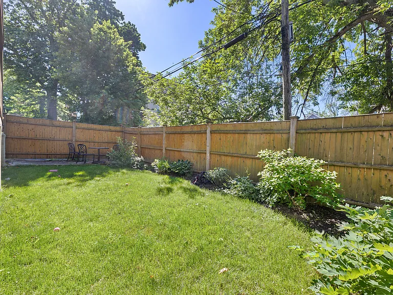 74 Kingsdale St #3 — Photo 14