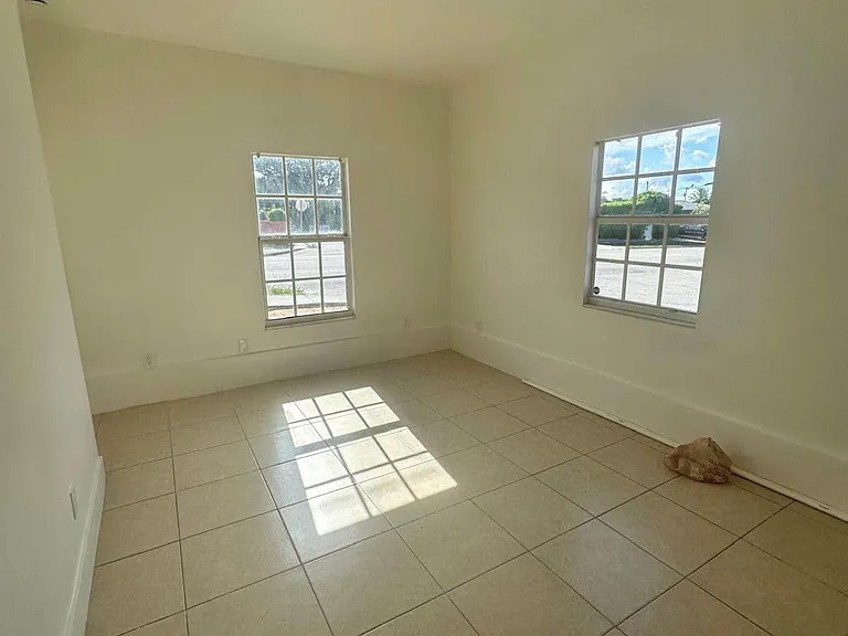 846 McIntosh St #B — Photo 5