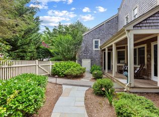 39 Oak Gln, Yarmouth Port, MA 02675