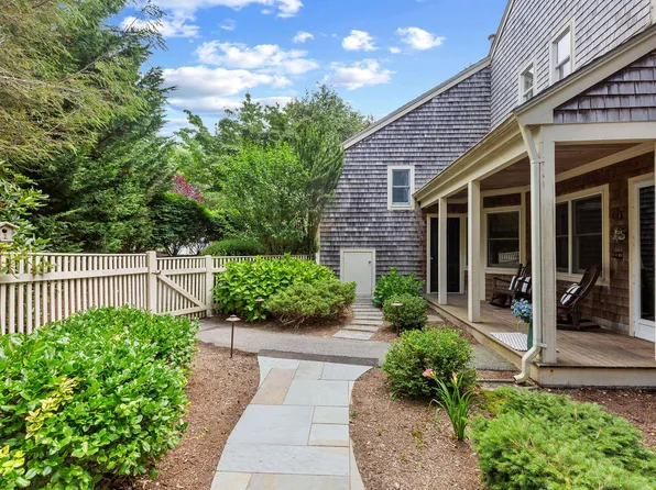 39 Oak Glen Village, Yarmouth Port, MA 02675