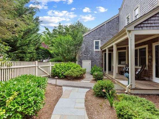 39 Oak Glen Village, Yarmouth Port, MA 02675