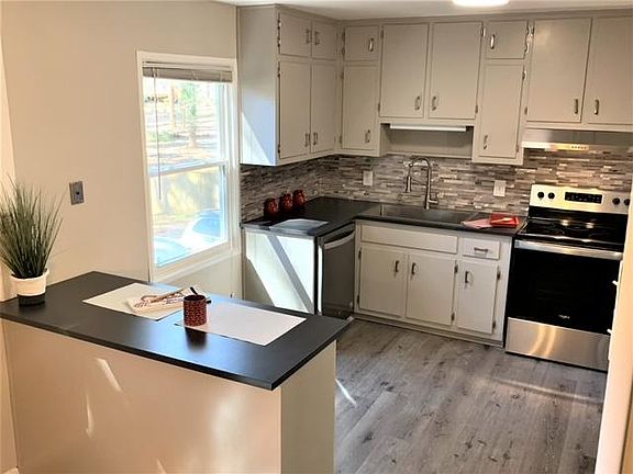 2nd image of 3992 Red Oak Dr