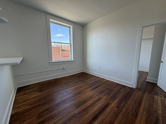 2nd image of 901 5th St #11512731