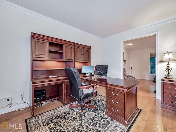 4th image of 475 Chandler Pond Dr