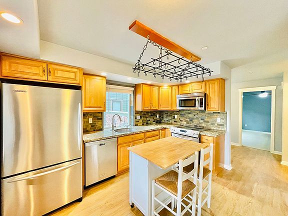 4th image of 4123 California Ave SW APT 201