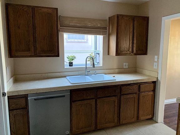 3rd image of 3516 Homeland Dr