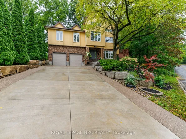 50 Tremont Dr, Saint Catharines, ON L2T 3B2