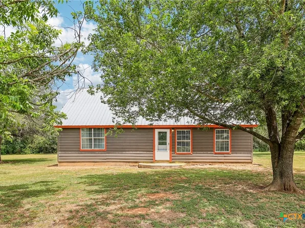 122 Dodd Preston, Elgin, TX 78621
