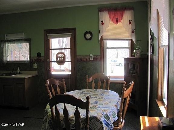 5th image of 328 Huron Ave