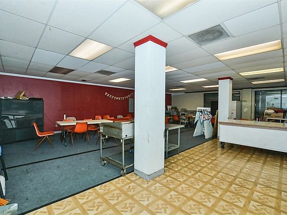 4th image of 1235 N Sierra Way
