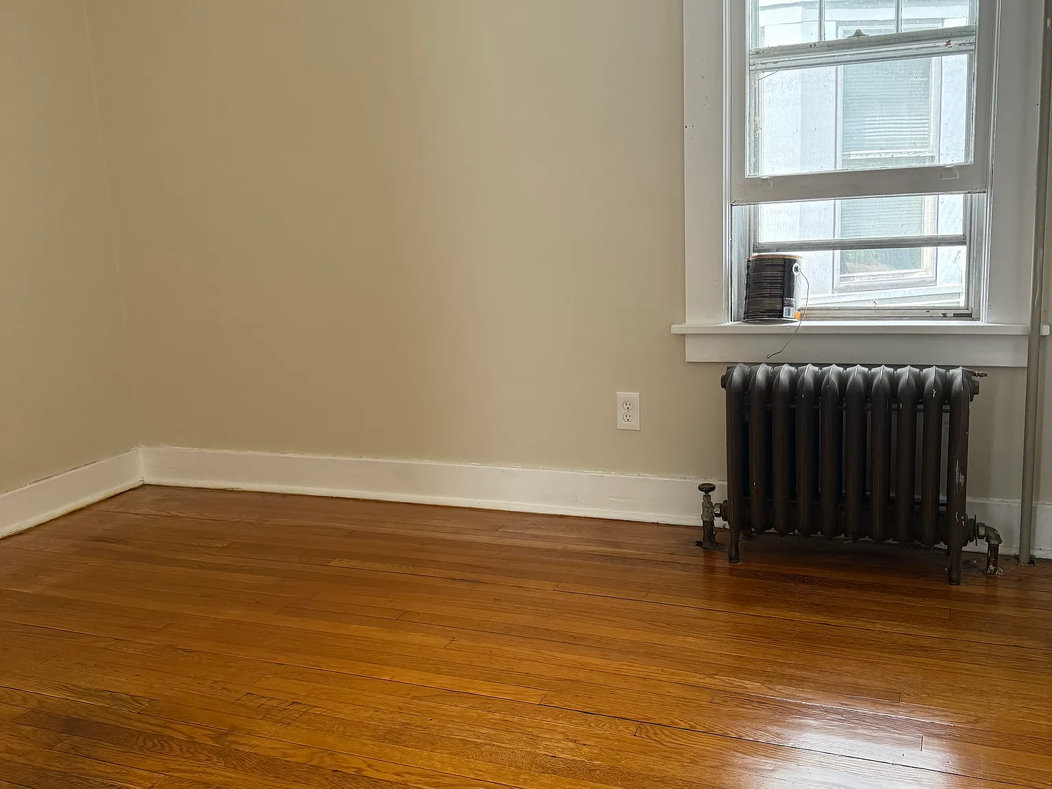 3 bed, 1050 sqft, $1,800 — Photo 2