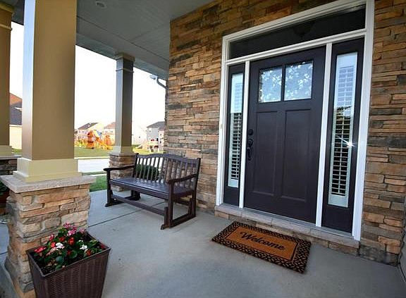 5th image of 135 Oakshire Dr W