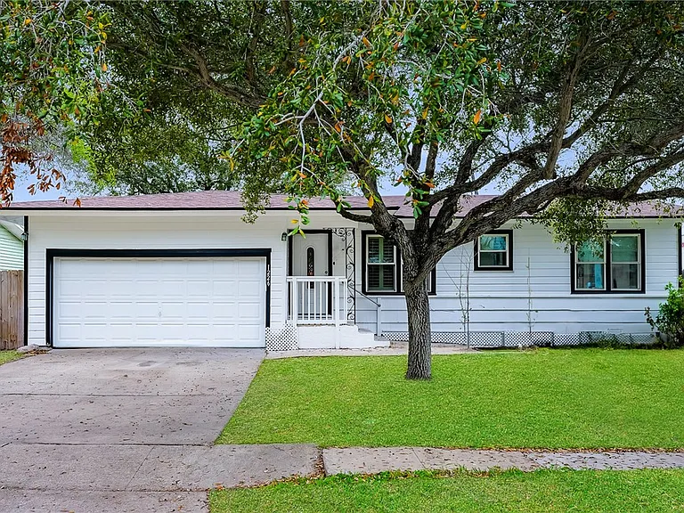 1226 Zarsky Dr — Photo 1