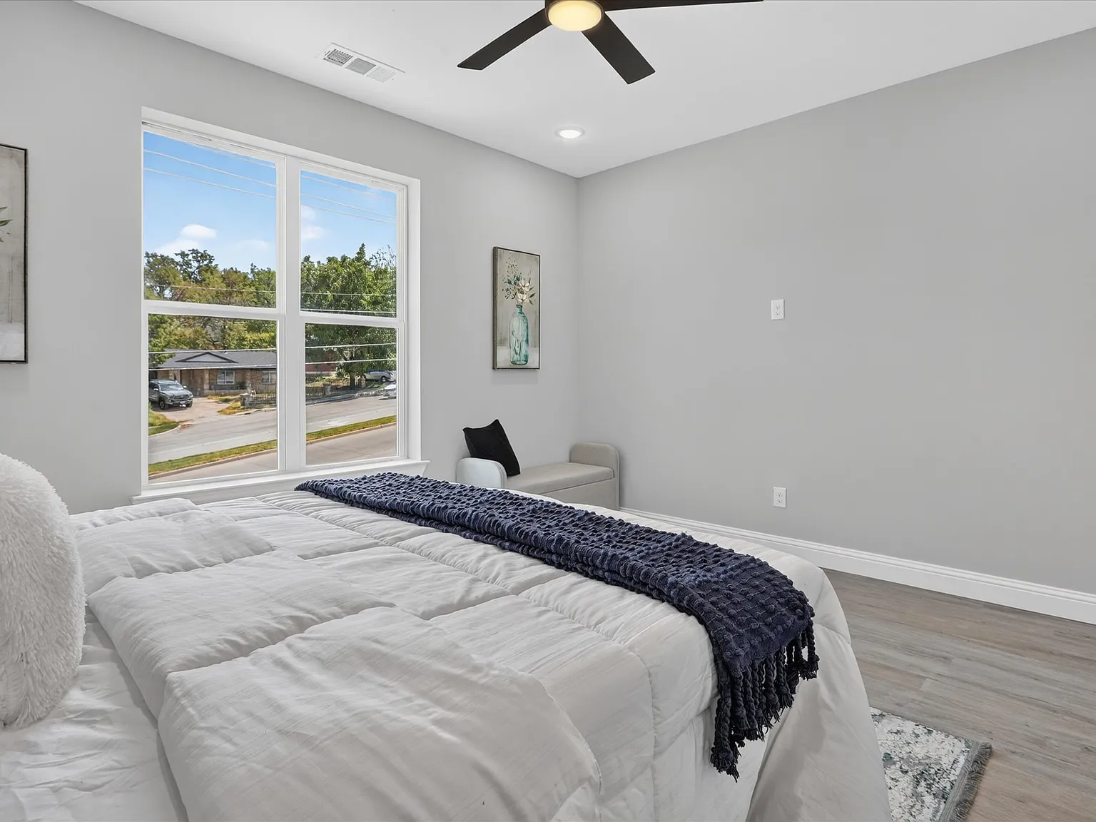 4 bed, 2389 sqft, $3,199 — Photo 3