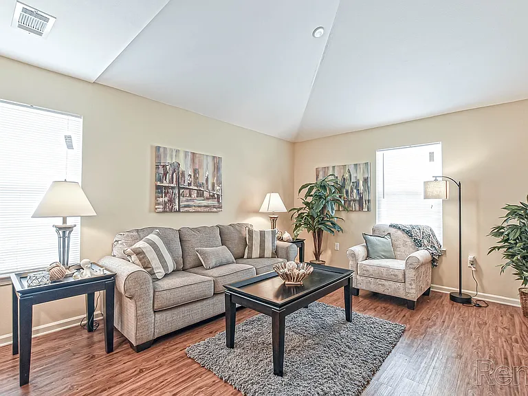 Oak Manor Villas — Photo 7