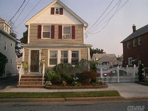 STUNNING COLONIAL!