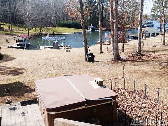 5th image of 273 Northampton Dr