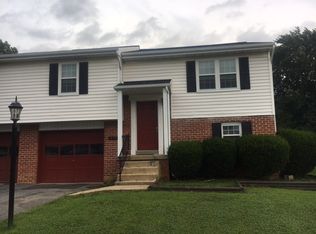 479 Crosswinds Dr, Lititz, PA 17543