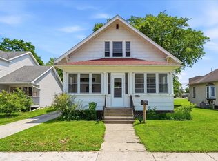 117 S Market St, Belle Plaine, MN 56011