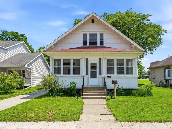 117 S Market St, Belle Plaine, MN 56011