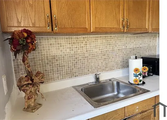 1232 Russia Ave — Photo 1