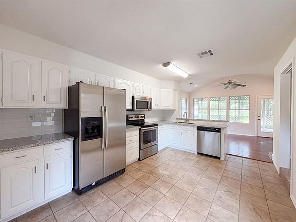 2nd image of 1119 Coe Rd