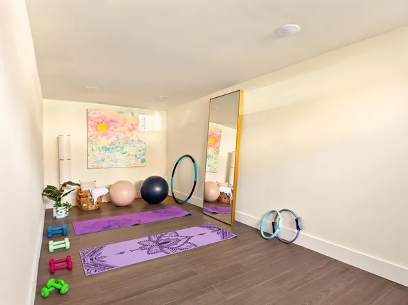 388 Fenimore Street image 13 of 19