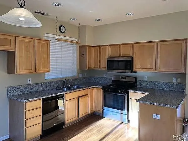 316 Bridle Path — Photo 3