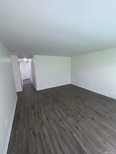 1336 Maplegrove Dr — Photo 10