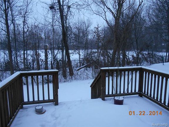 5th image of 41579 Haggerty Woods Ct #27