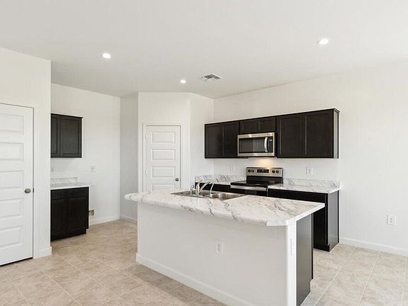 5th image of 2826 W Shepperd Avenue