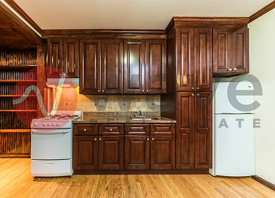 Rented by Wave Real Estate Group | media 20